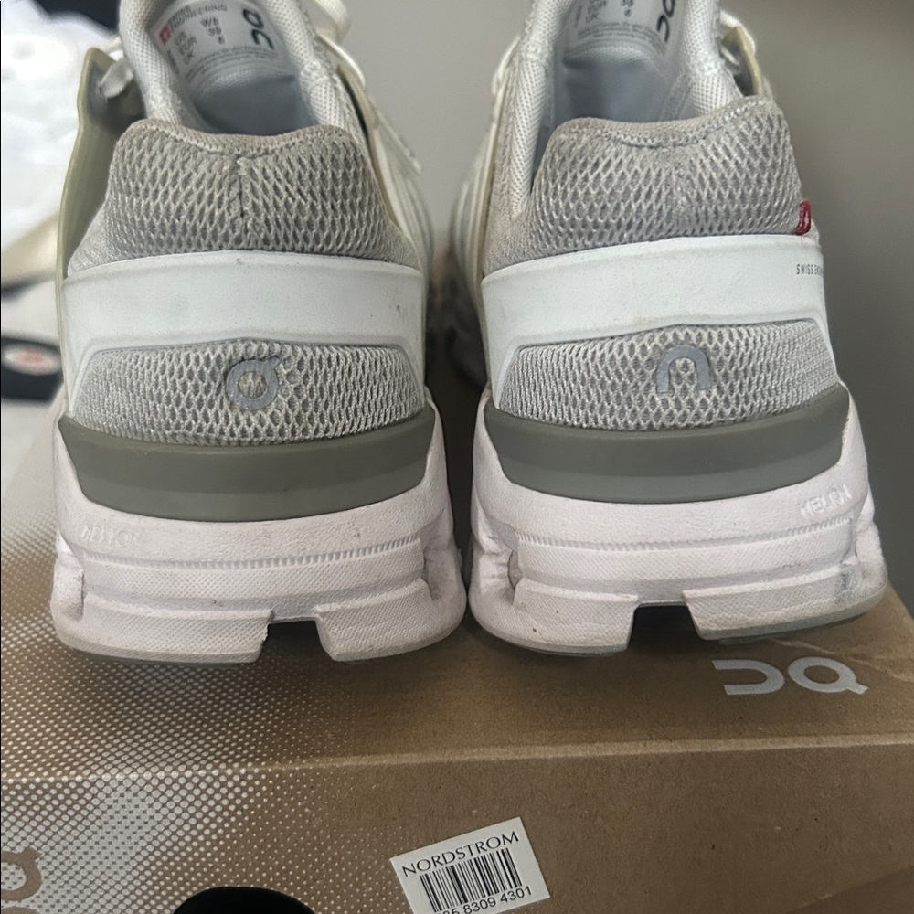 On shoes - Picture 4 of 10